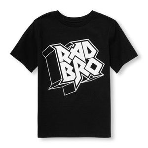 4 for $10 ⚠️ Boys “Glow in the dark” shirt